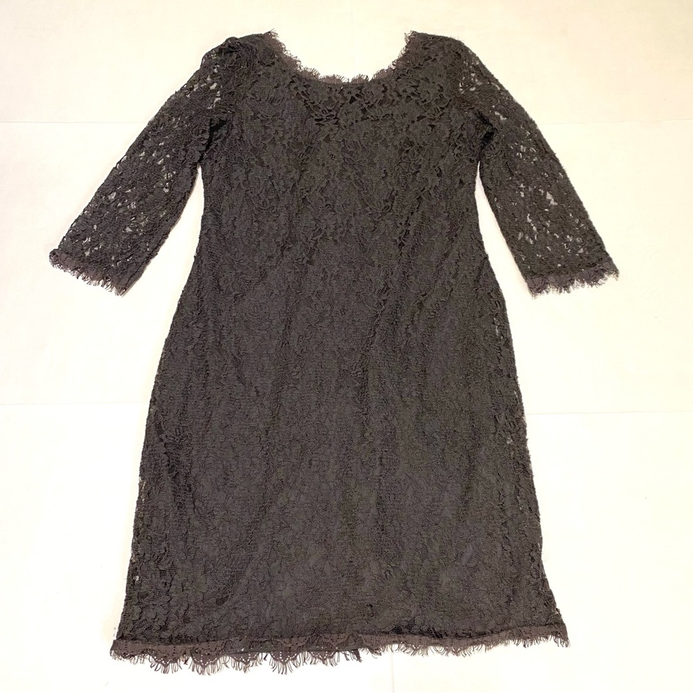 Lapis Elegant Lace Dress